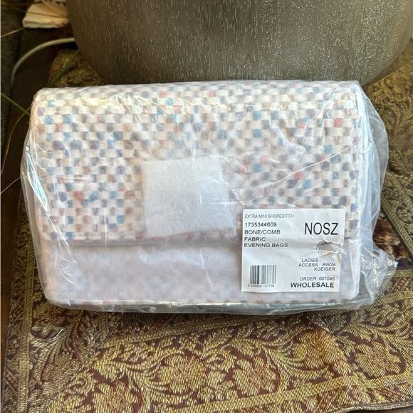 Authentic KURT GEIGER Leather/braided magnetic closure flap eagle head Crosby - Picture 5 of 16